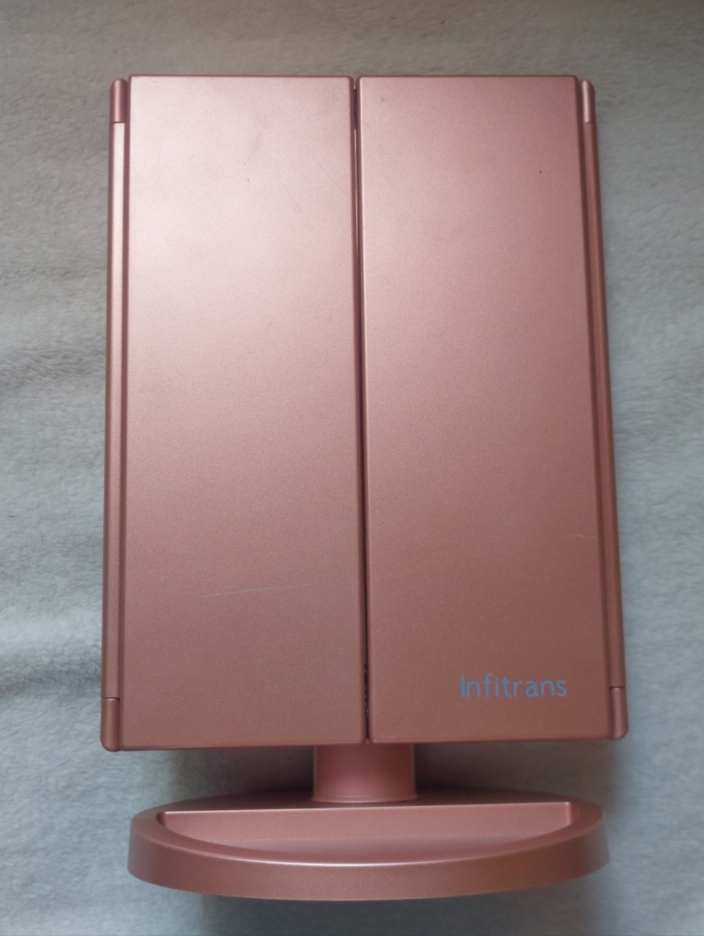 TriFold Vanity Mirror With Led